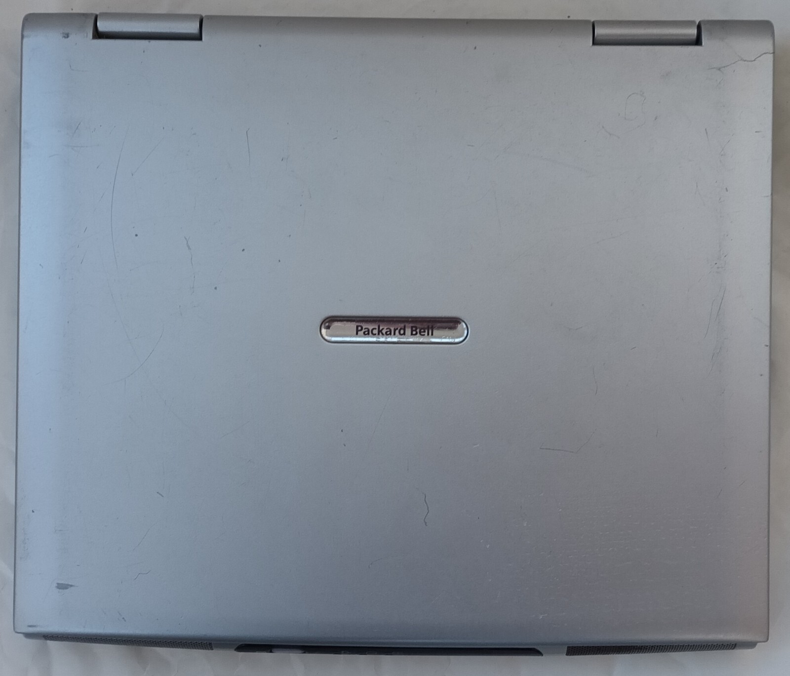 Packard Bell Easy One Silver 2120 7521N Laptop Notebook 14.1″ Parallel Serial