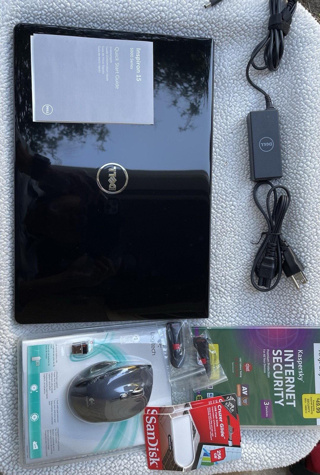 Dell Inspiron 15 5000 15.6in. (1TB, AMD A Series Quad-Core, 6GB) Notebook/Laptop