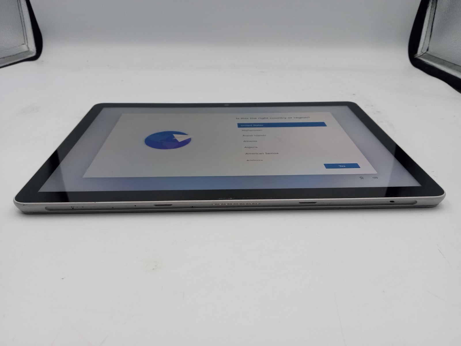 Microsoft Surface Go 3 2022 10.5″ Touch i3-10100Y 8GB RAM 256GB SSD Win11 -RR