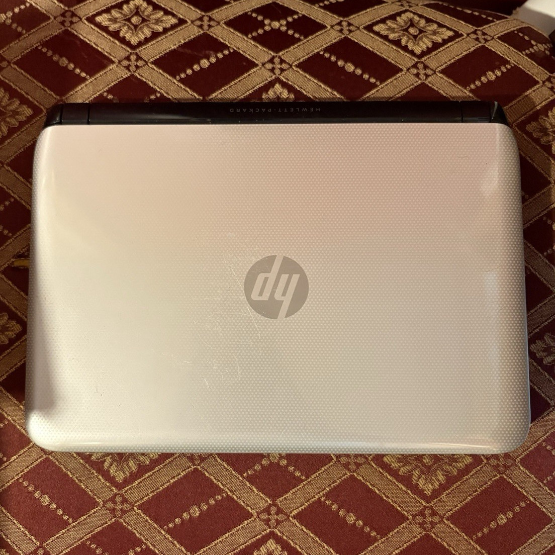 HP Pavilion 11.6″ Laptop White Intel Atom 2GB 320GB HDD Windows 8 Charger