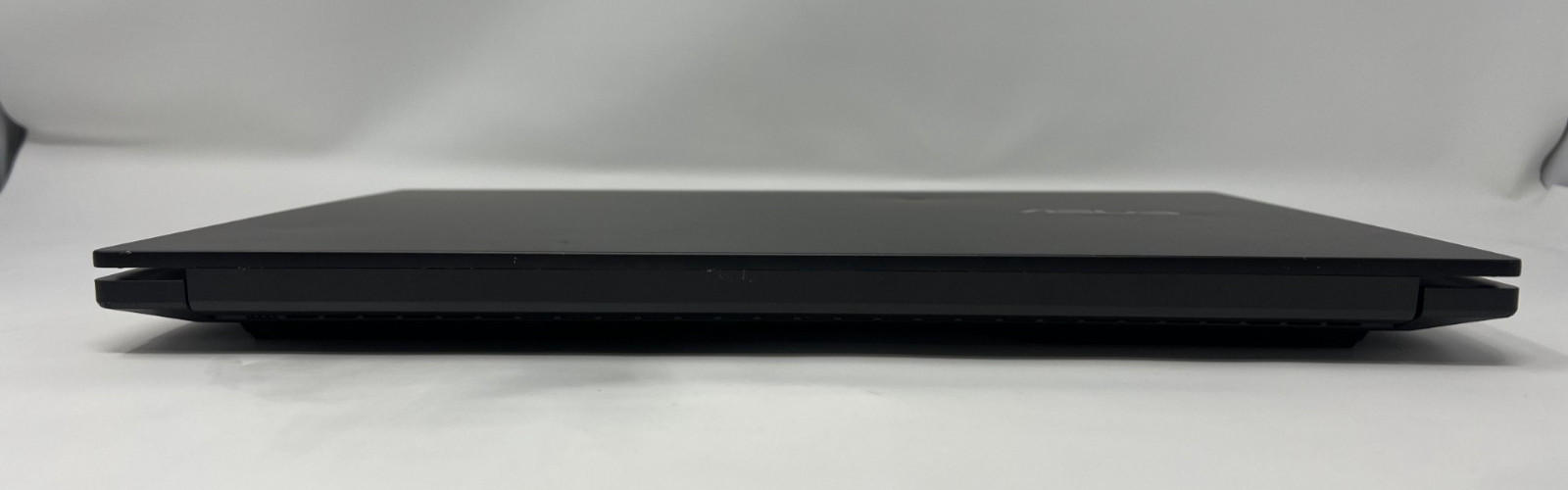 ASUS Vivobook Pro 15 Q543M Ultra 9 185H 24GB 2TB RTX 3050 OLED Dents