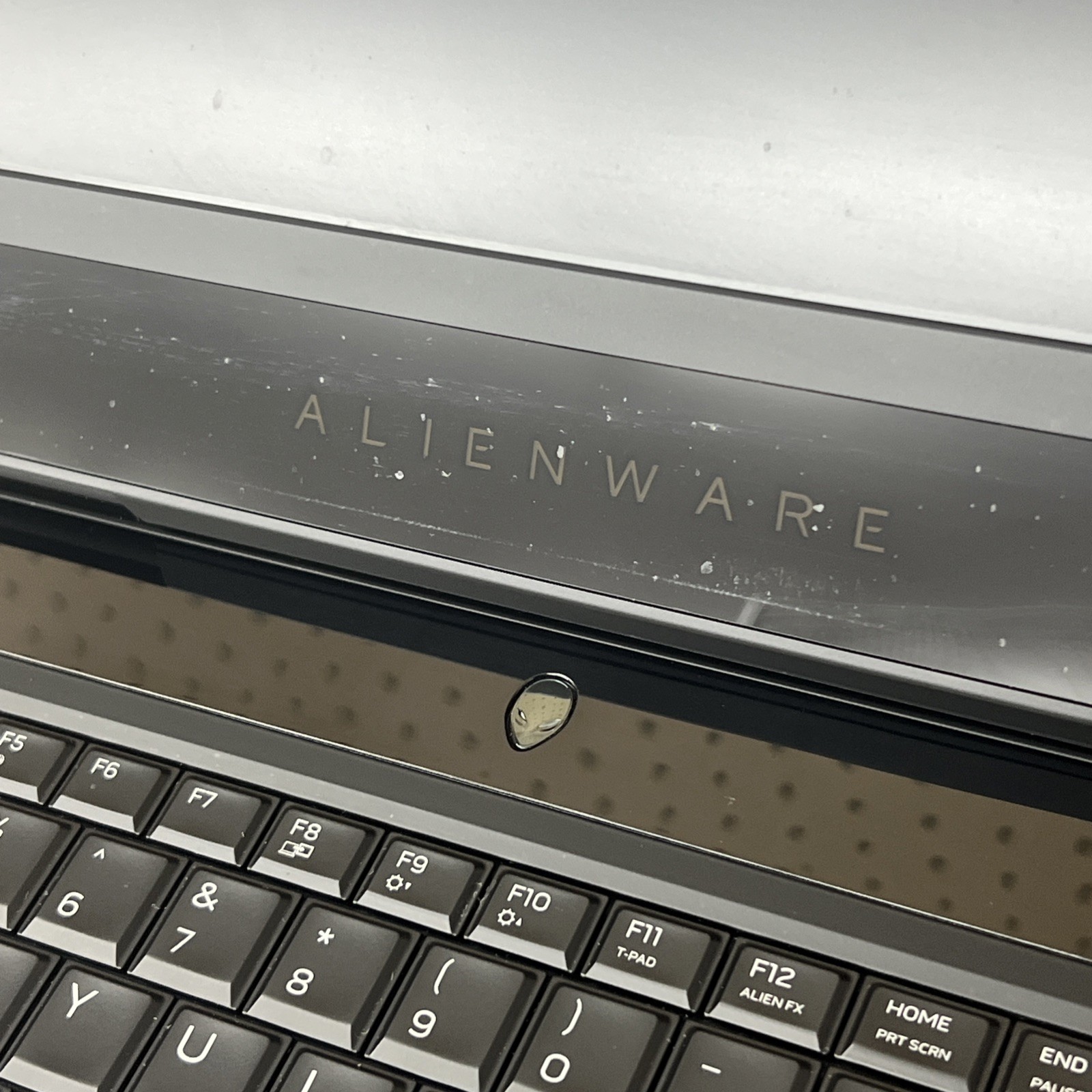 Alienware 17 R5 Gaming i7-8750H 16GB Ram 1TB SSD GTX 1070- Fair *76% Batt, Read*