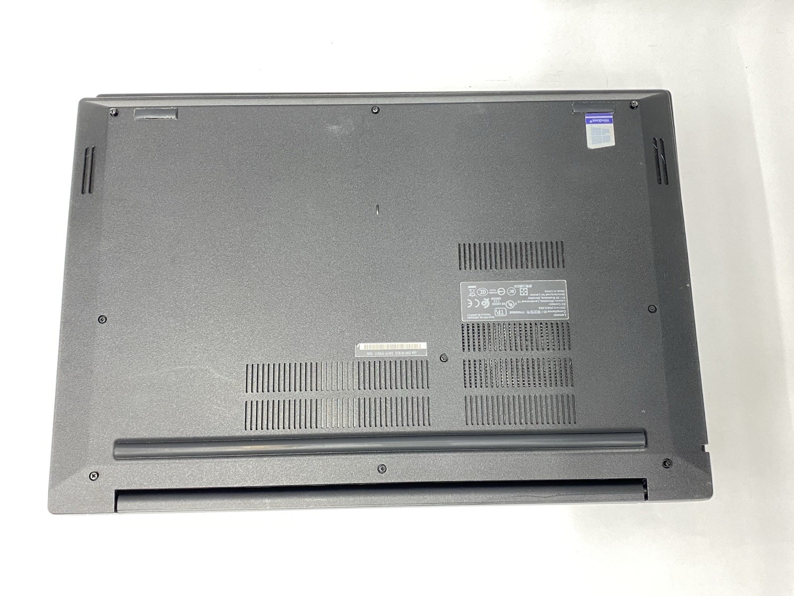 Lot of (3) Lenovo E595 – FHD – Ryzen 7 3700u – No RAM/SSD/OS – READ