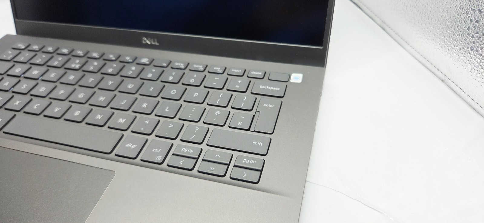 D​ell Vostro 5402 Laptop Core i5-1135G7 8GB 256GB SSD Windows 11 Pro