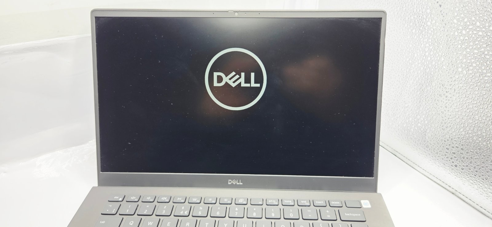 D​ell Vostro 5402 Laptop Core i5-1135G7 8GB 256GB SSD Windows 11 Pro