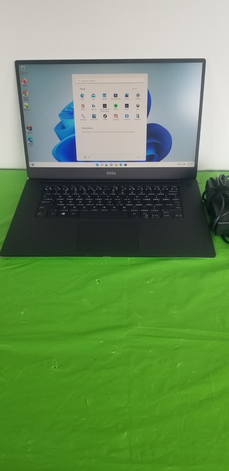 Dell Precision 5520 15.6″ Intel Xeon 2.80 E3-1505M V5-32GB RAM 512GB SSD WIN11