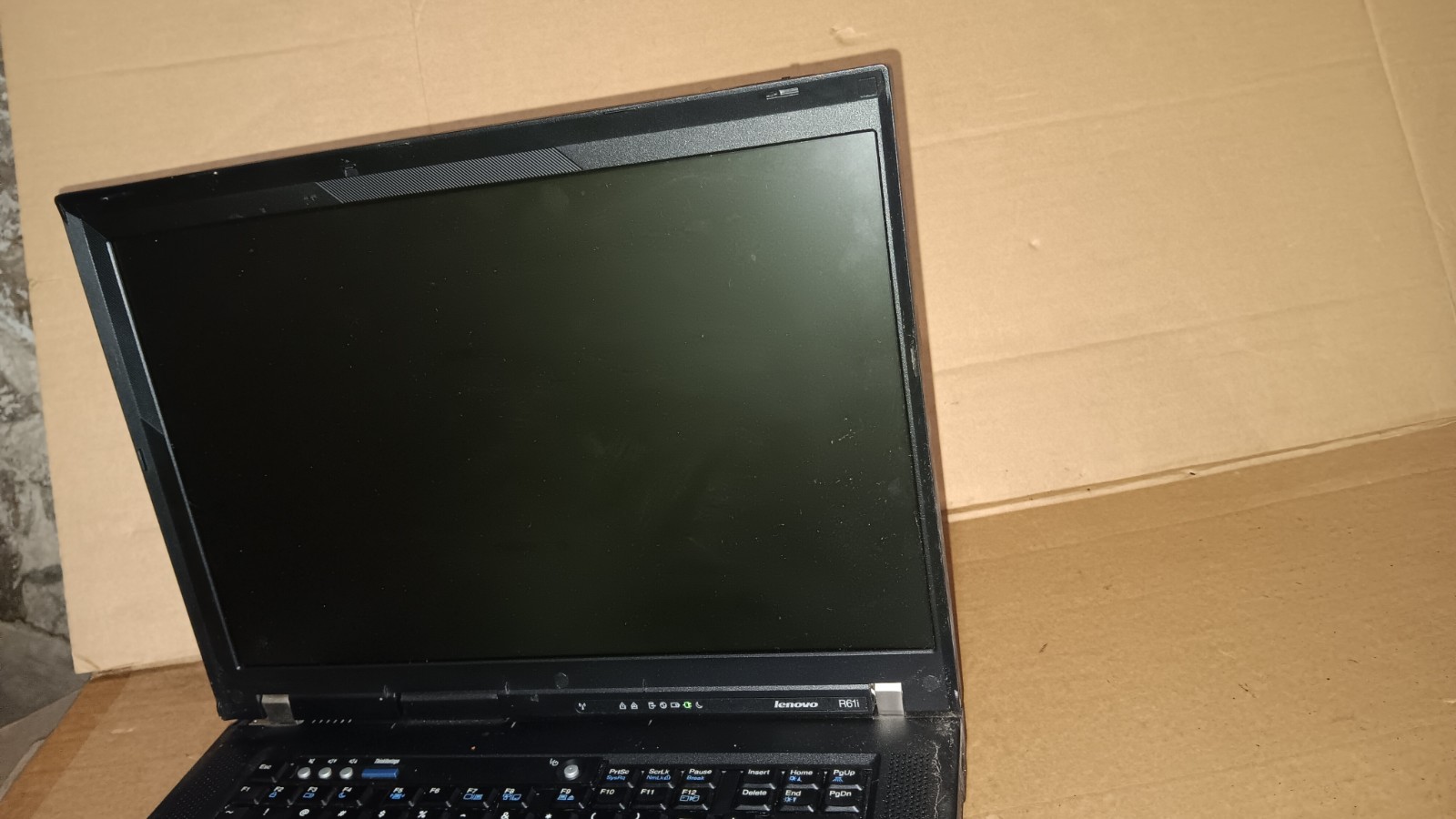 IBM Lenovo ThinkPad R61i Laptop 15.4″ LCD Screen Type 8932-9WU For parts