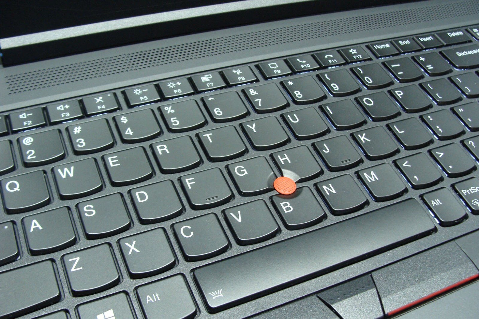Lenovo ThinkPad P15 Gen 1 15.6″FHD i5-10400H 2.6GHz 16GB 512GB T1000 Win 11 Pro