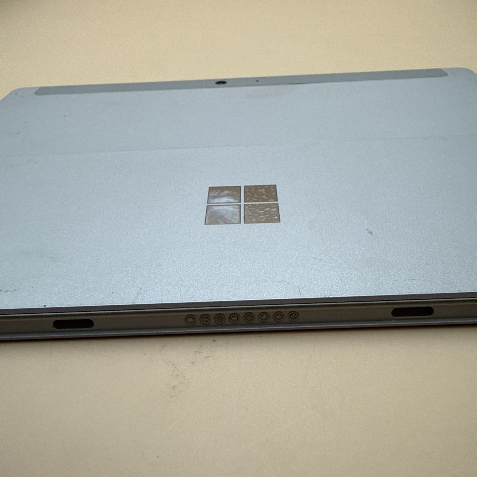 Microsoft 1926 Surface Go 2 10.5″ Pentium 4425Y 1.70Ghz 64GB FOR PARTS