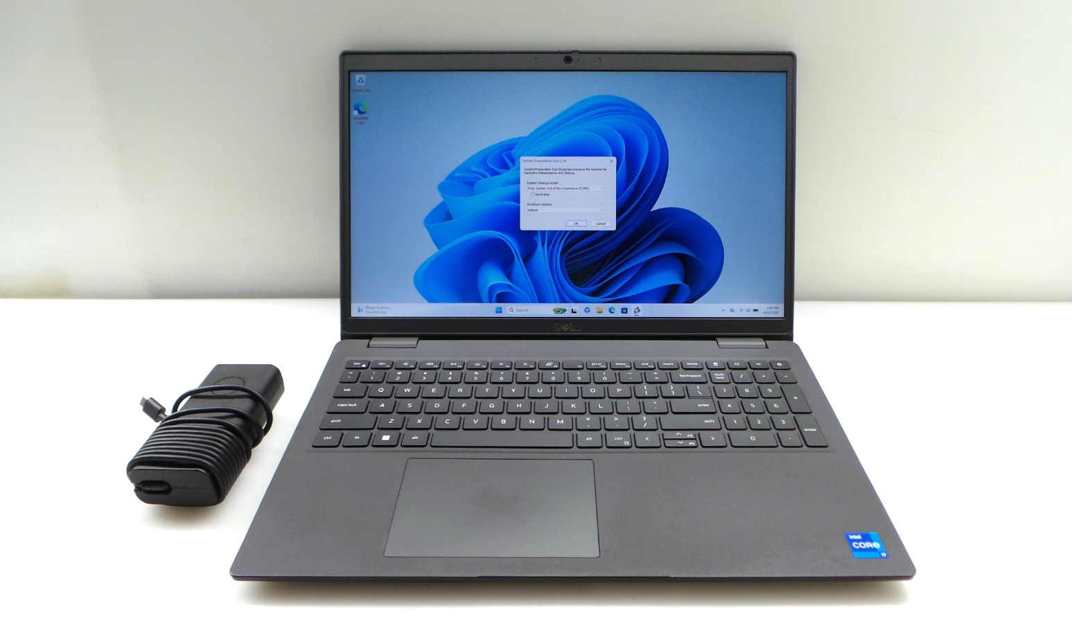 Dell Latitude 3530 | 15.6″ | i7-1255U | 8GB 256GB SSD | Win 11 Pro