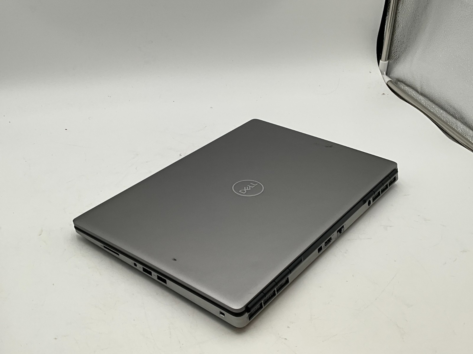 DELL Precision 7560 i7-11850H 2.50 32GB 1tb T1200 15.6″ WIN11 laptop C5F57M3