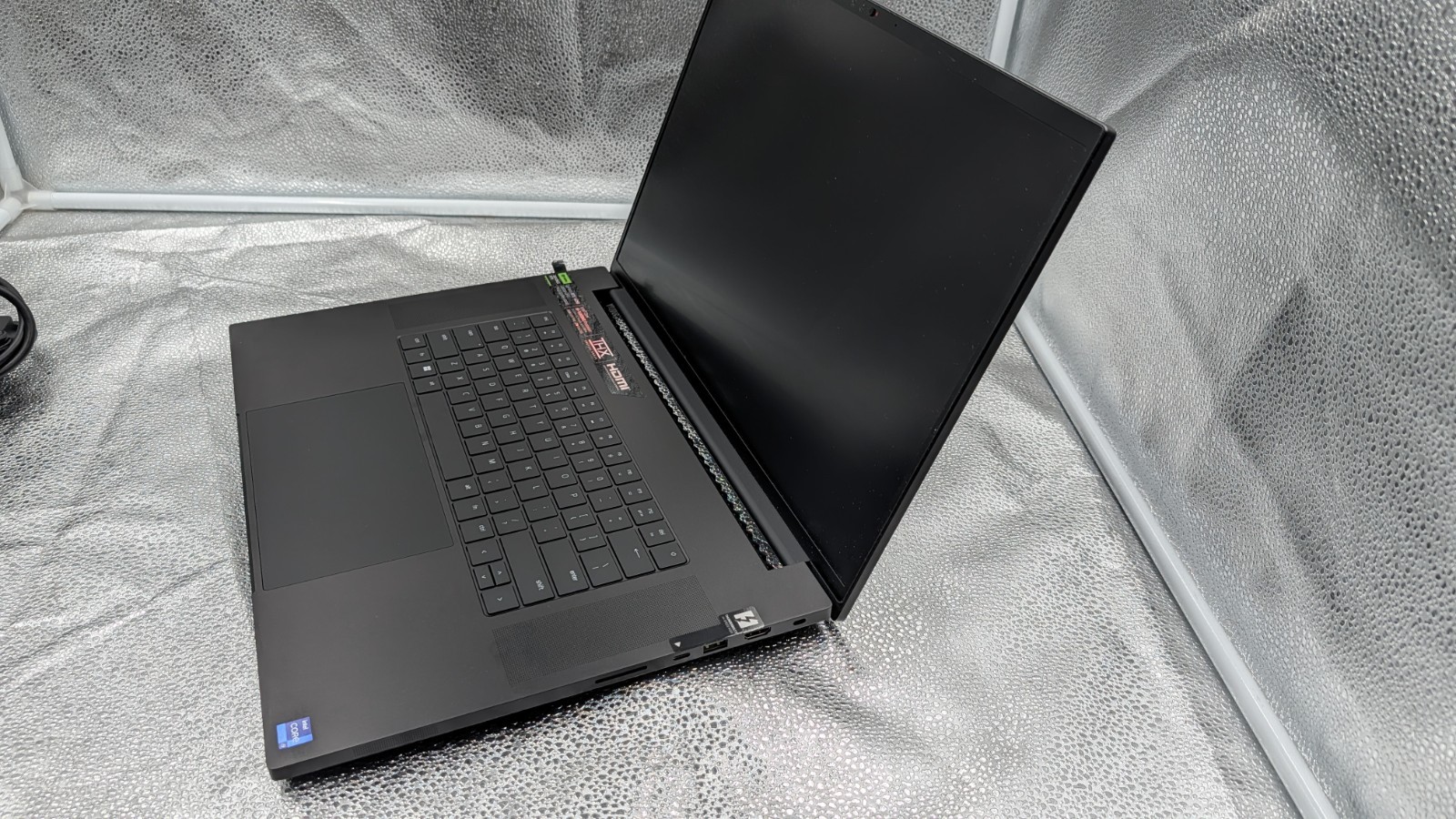 Razer Blade 18 300Hz Mini-LED i9-14900HX RTX 4090 32GB 2TB Gaming Laptop