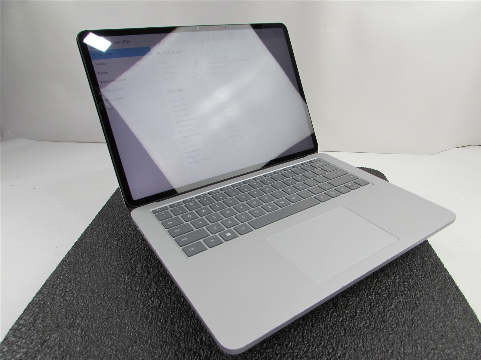 Microsoft Surface Laptop Studio 1964 i7-11370H 1TB SSD 32GB RTX A2000 *No A/C*