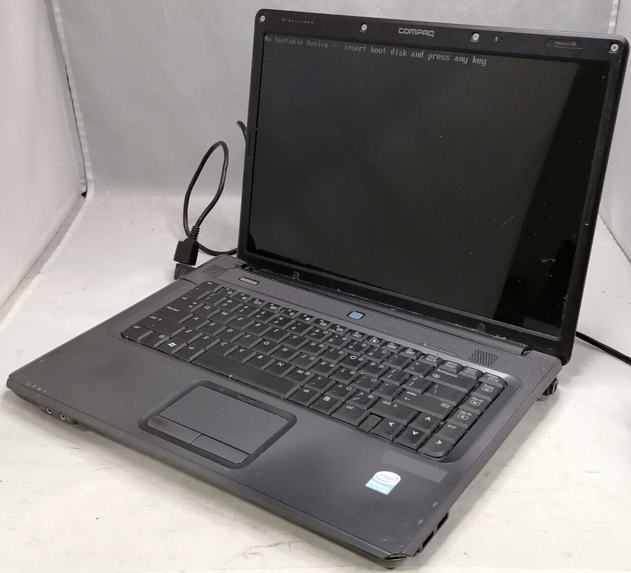 FOR PARTS HP 15.4″ Compaq Presario C700 (Pentium T2310/1.46 GHz/NO RAM/NO HDD)