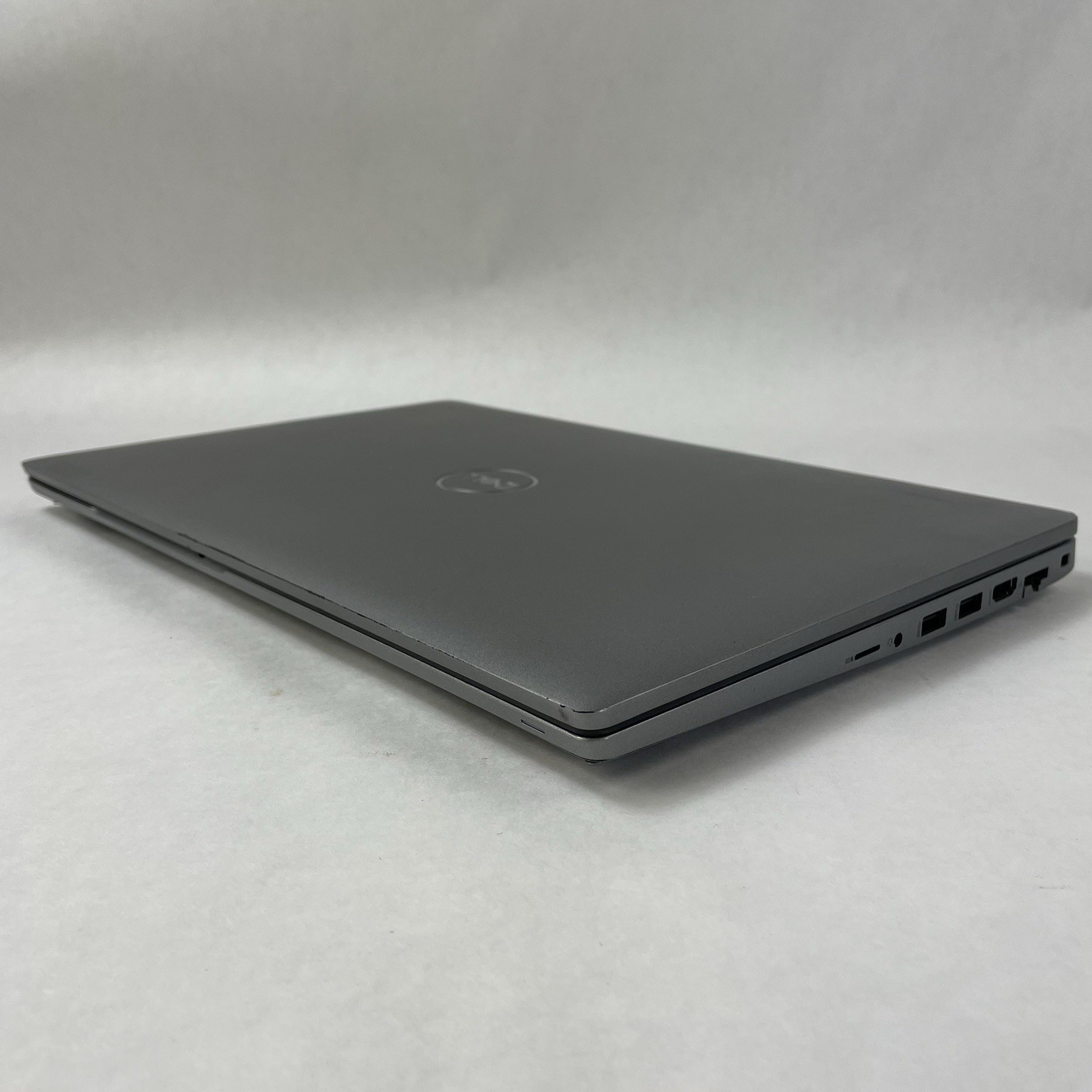 Dell Latitude 5520 15.6″ i5-1135G7 2.4GHz 8GB RAM No SSD/OS/AC – Scratched Paint