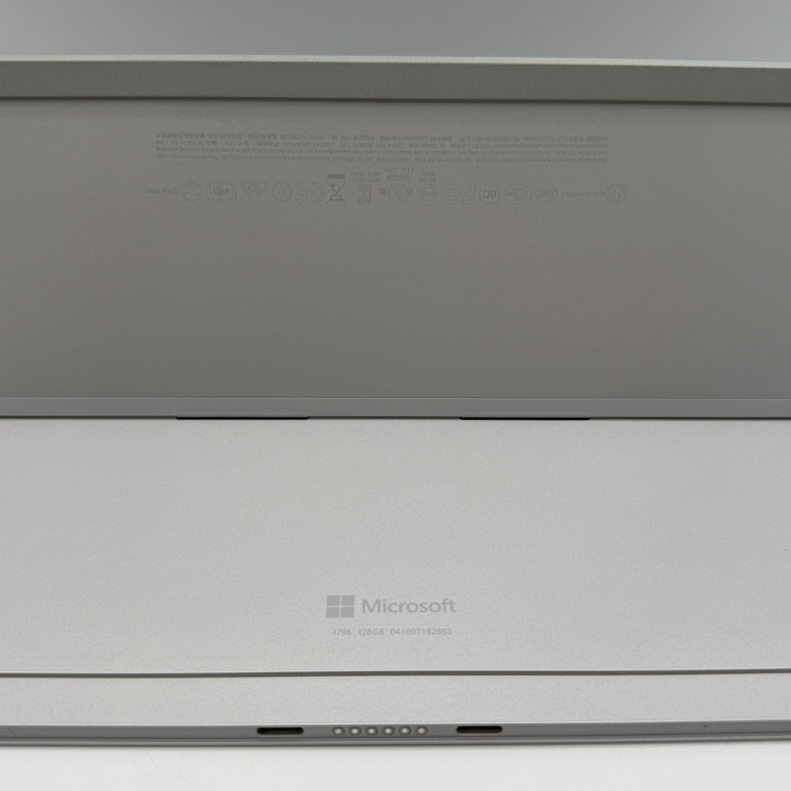 Microsoft Surface Pro 5 1796 i5-7300U 8GB RAM 128GB SSD 12.3″ Tablet Silver – C