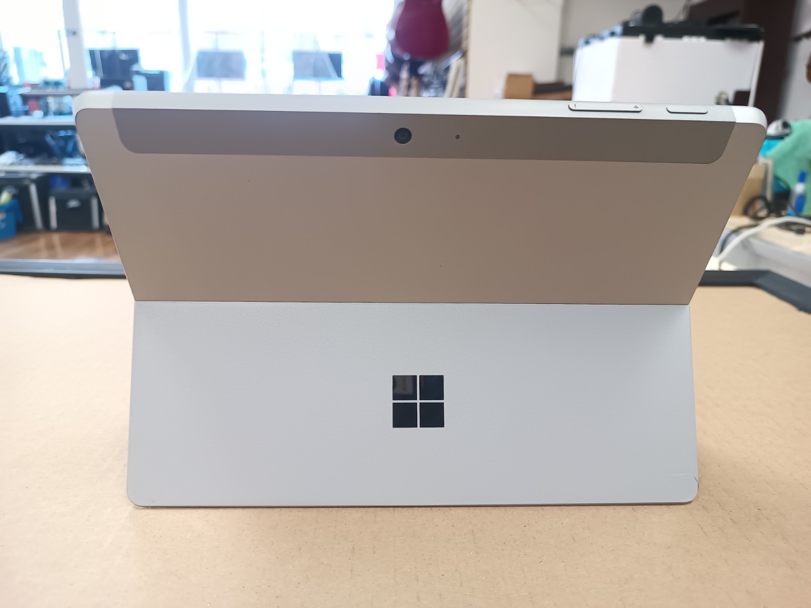 Microsoft Surface Go 1824 10” 64GB, Intel Pentium 4415Y 4GB AS-IS!