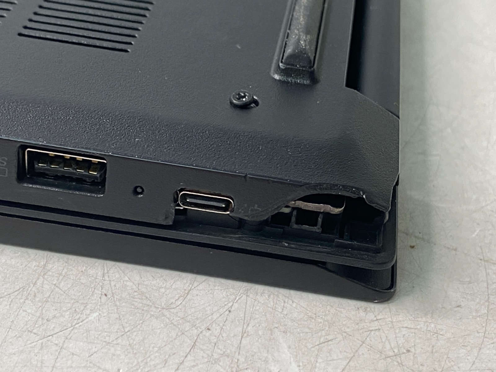 Lenovo ThinkPad E15 Gen 2 i5-1135G7 No RAM,SSD – No Power PARTS