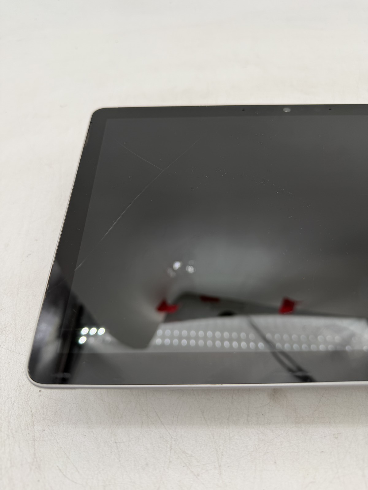 Microsoft Surface Go (3) 10.5in i3-10100Y 8GB 128GB NO OS Read