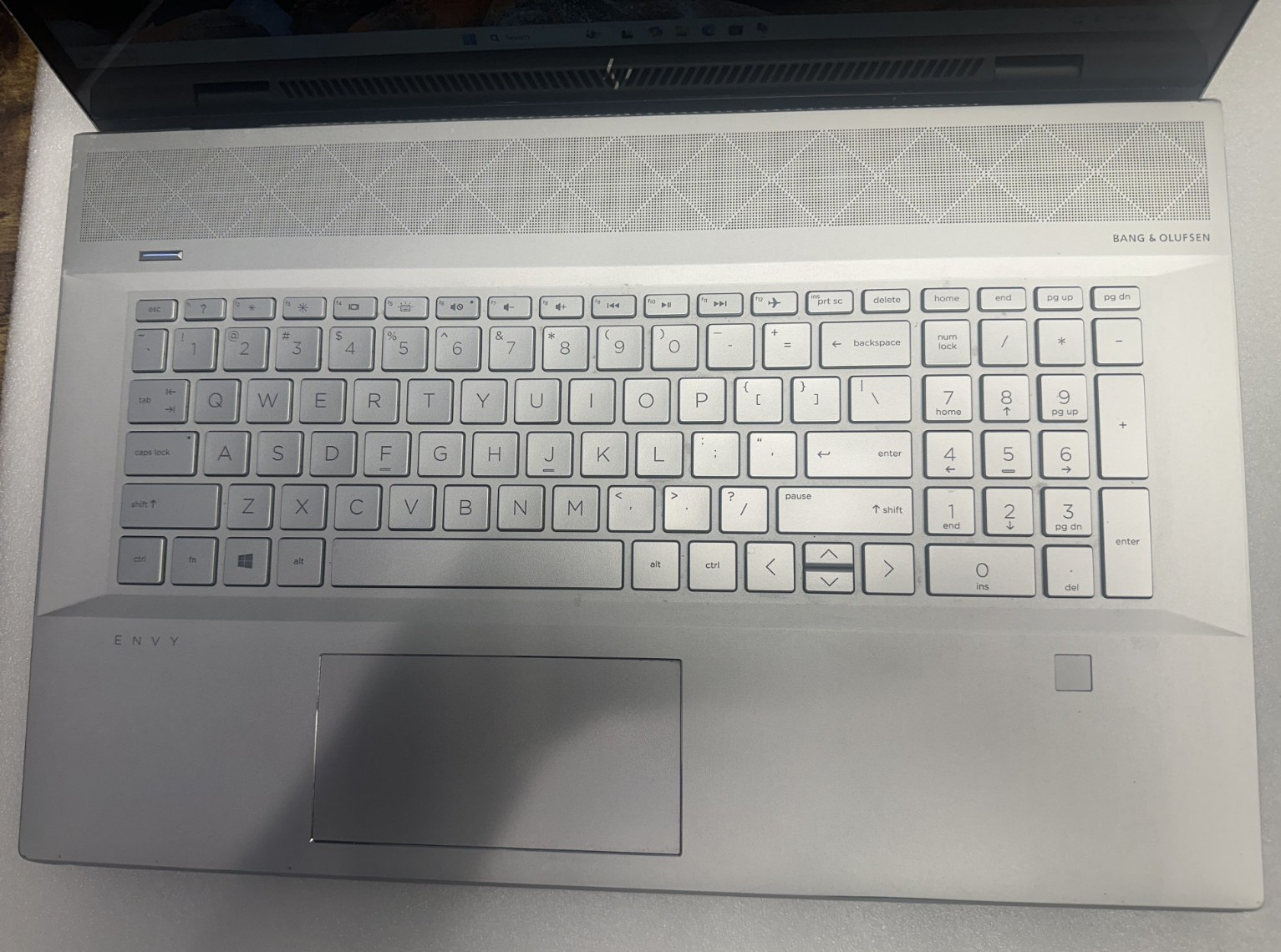 HP Envy 17.3″ Intel Core i7 8565u 1.80 GHz 16GB RAM 512GB SSD