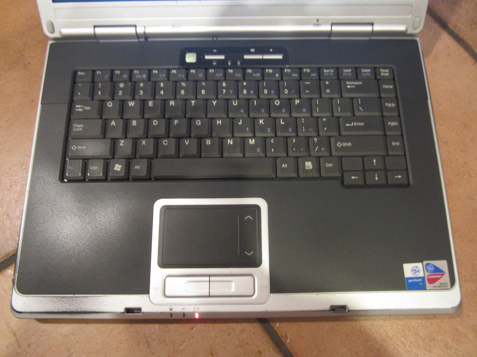 QCI QCOM CS10 KN1 Laptop 2GBRAM NoHD Boots to BIOS SCREEN INTACT NoCORD – PARTS