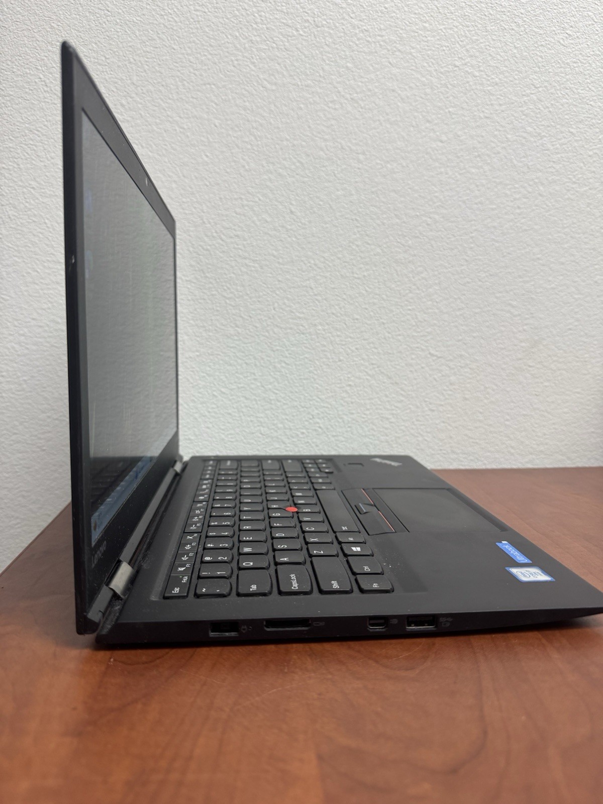 Lenovo Thinkpad X1 Carbon 4th Gen i7-6600U @ 2.60 16GB RAM 512GB SSD