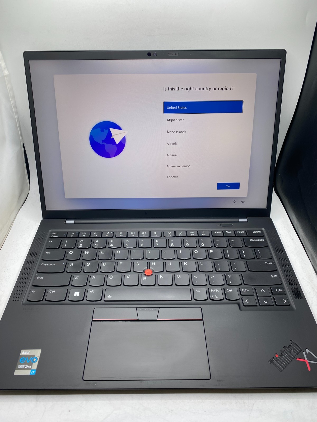 Lenovo ThinkPad X1 Carbon Gen 9 14″ Touch Intel i7-1185G7 16GB RAM 512GB SSD