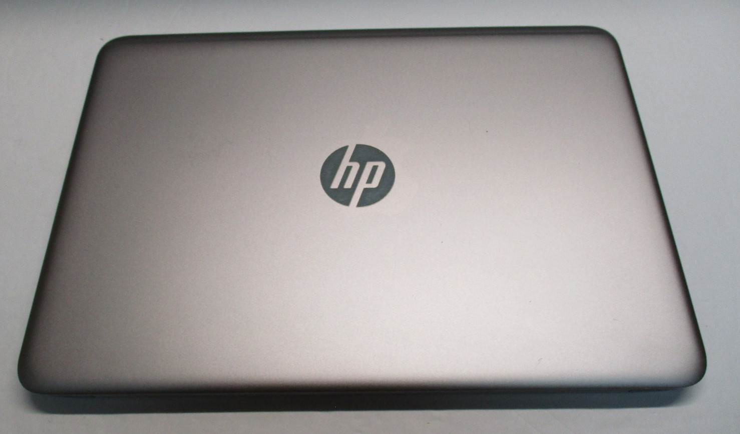HP Elitebook Folio 1040 G3 14″ i7-6600U 2.6GHz 8GB 256 GB SSD/ W10 Pro