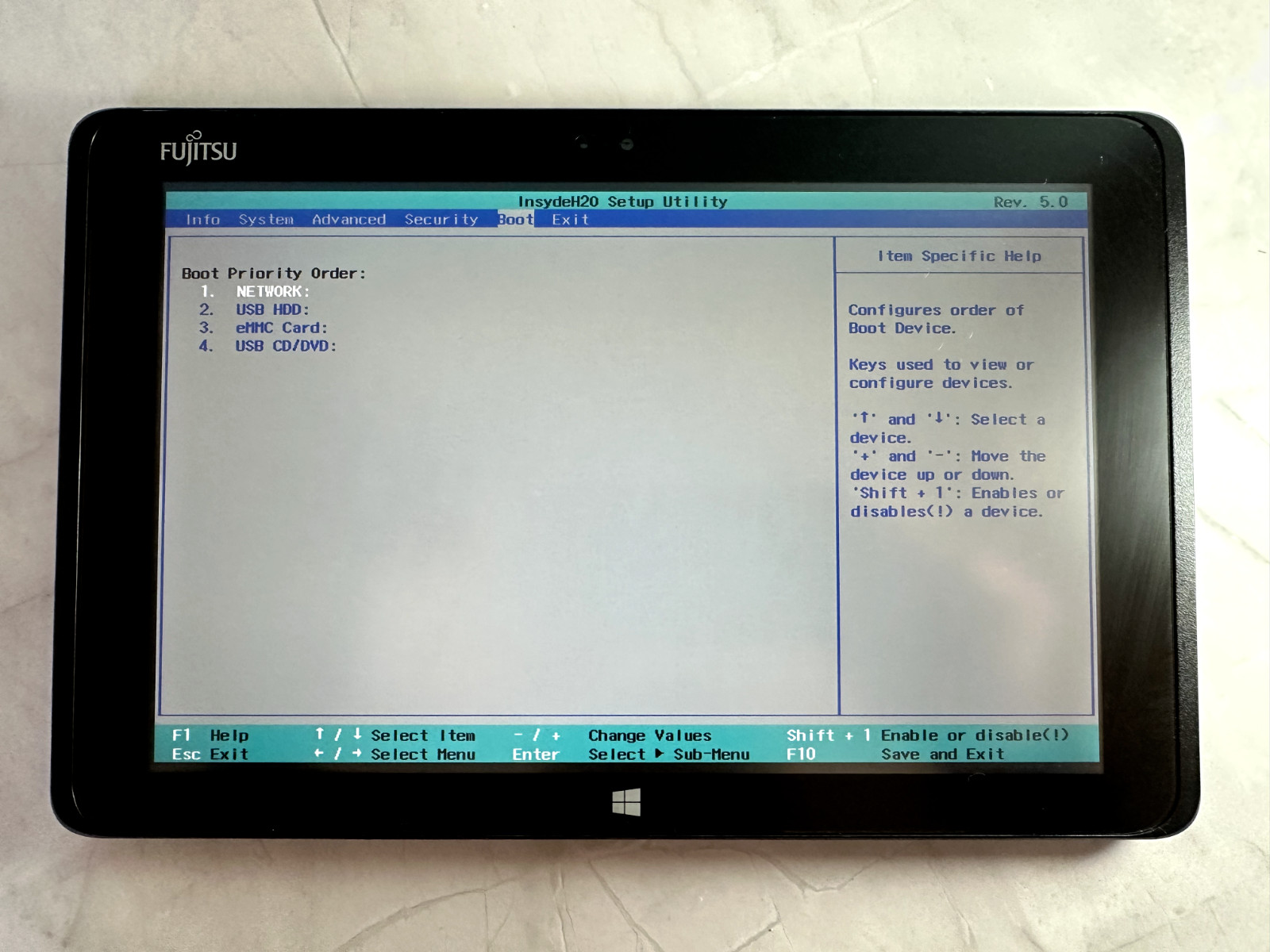Fujitsu Arrows Tab Q506/NE 10.1” Atom -Z8550 4GB 64GB eMMC / No OS /BIOS OK
