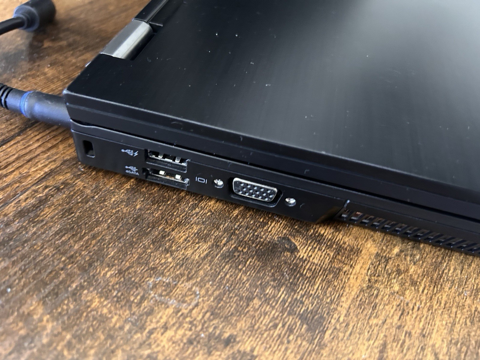 Dell Latitude E6500 laptop Core 2 Duo P9400 @ 2.53GHz 4GB RAM Win XP