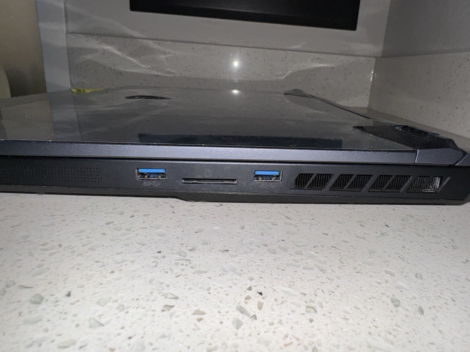 MSI GE76 Raider 17.3″ 360Hz FHD Display, Intel Core i9-11980HK