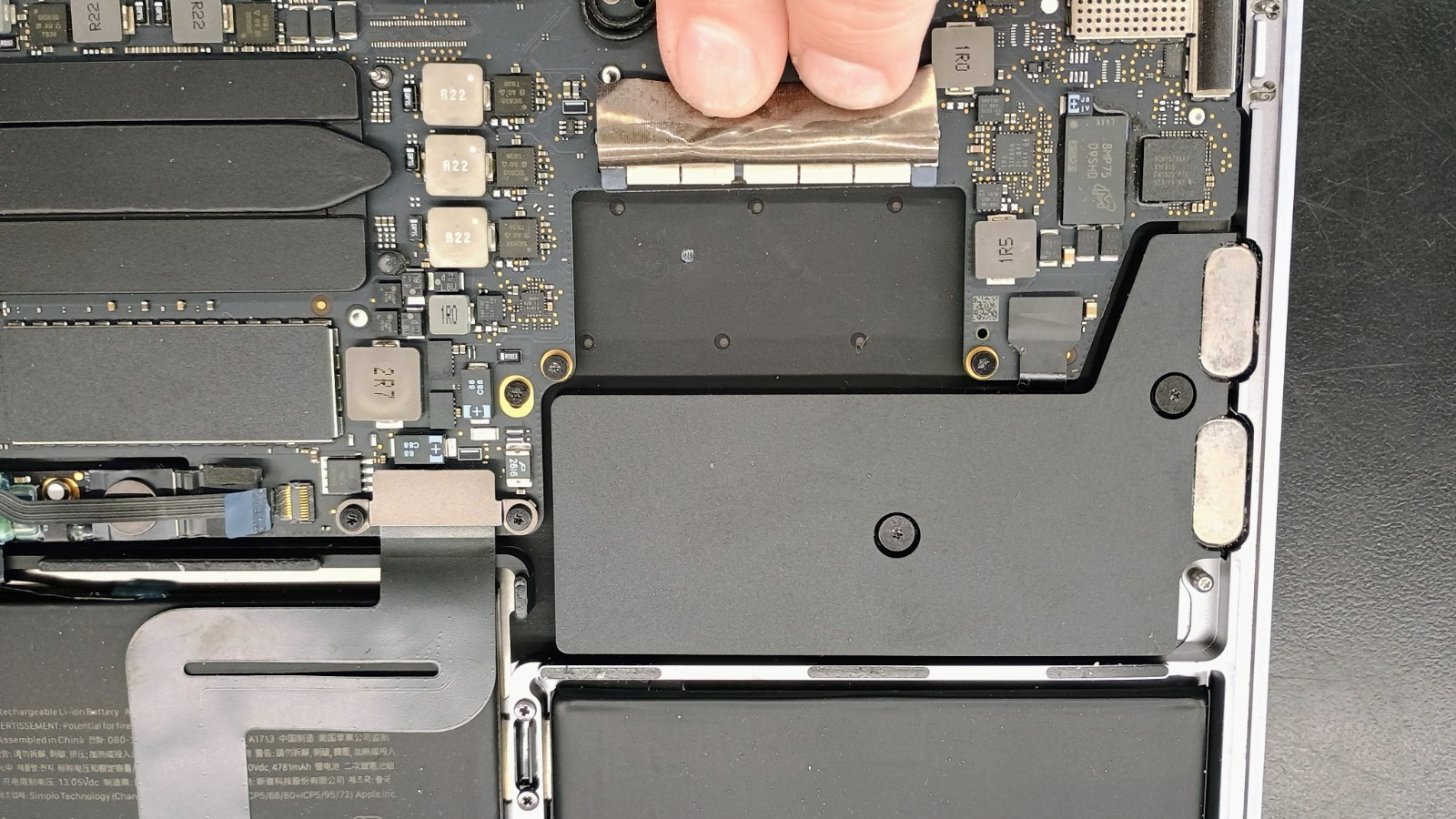 Apple MacBook Pro 2017 A1708 EMC 3164 AS-IS for Parts & Non-Functional