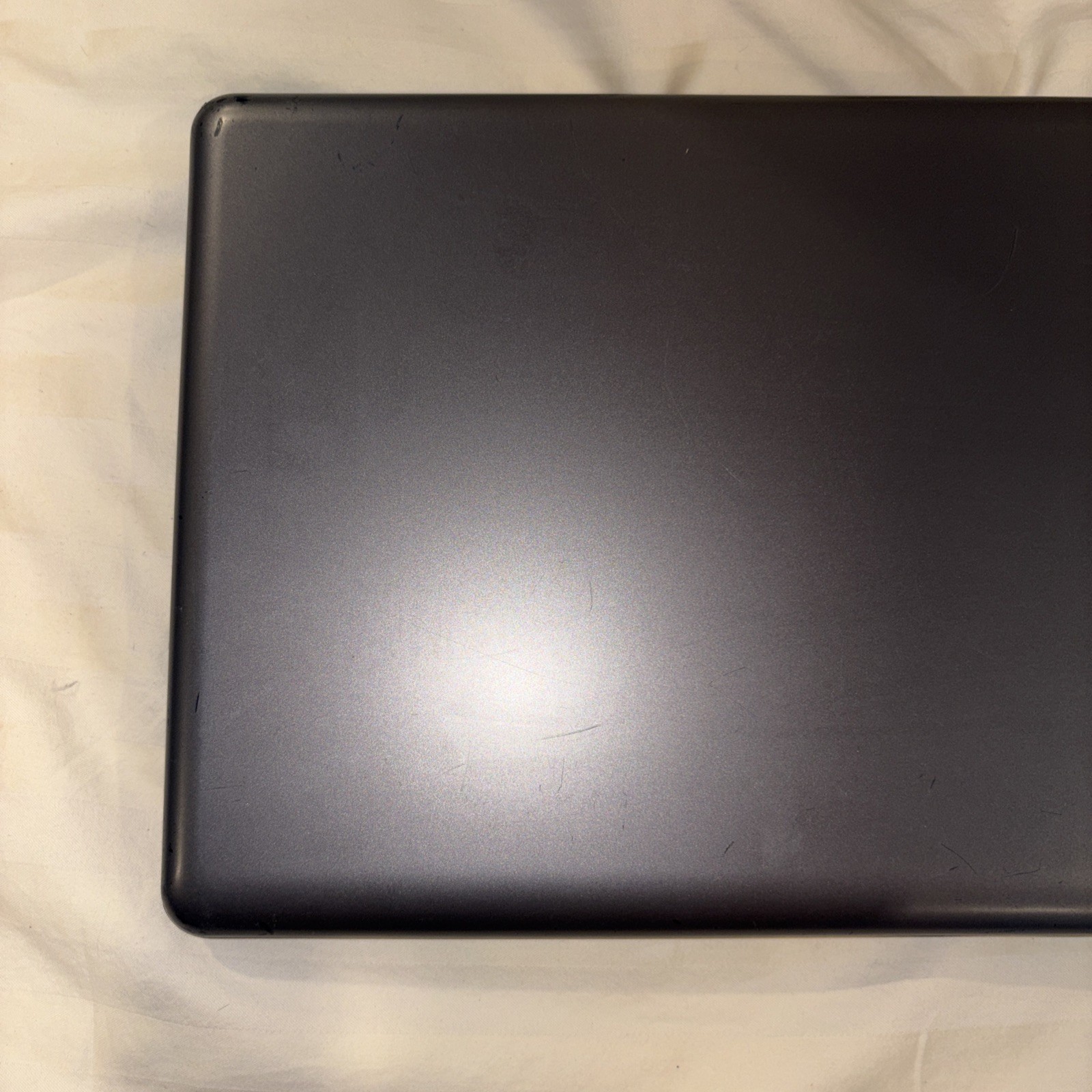 HP 2000-412NR Laptop 15.6″ AMD E-300/3GB RAM/320GB HDD/Radeon HD/Win 10 Home
