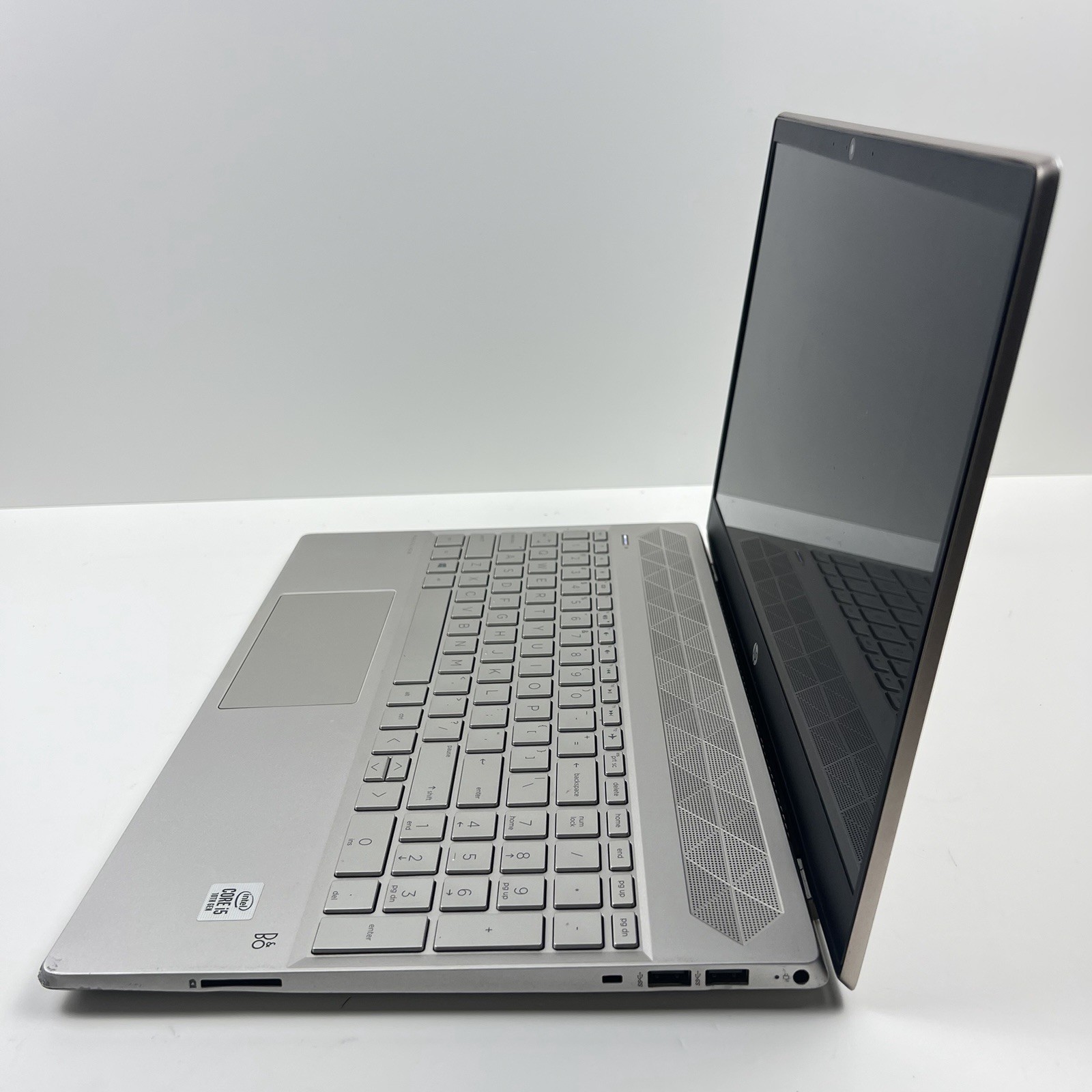 HP Pavilon 15-CS3055WM Intel i5-1035G1 1.0GHz 8GB RAM 128GB SSD Win 11 w/Charger