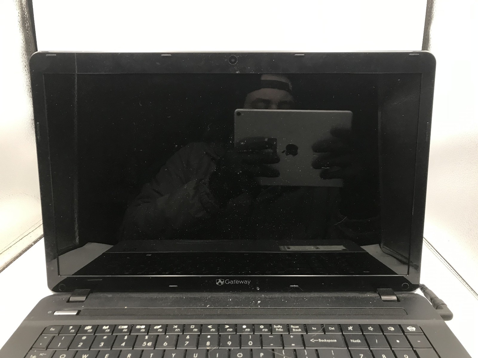 GATEWAY NE71B06U – FOR PARTS/NO BOOT – AMD E1-1200 – NO RAM – READ DESCRIP – BB!