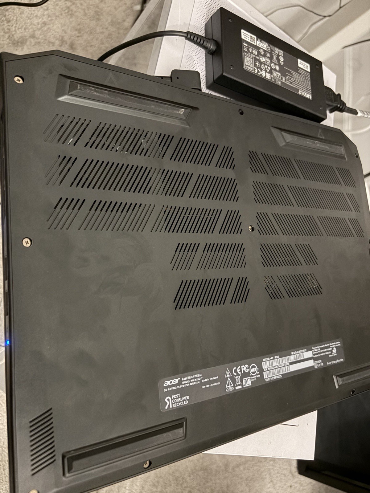 RTX 5060 Acer Nitro V 16S AI 180Hz FHD+ 3.8 GHz Ryzen 7 260 32GB 1TB SSD