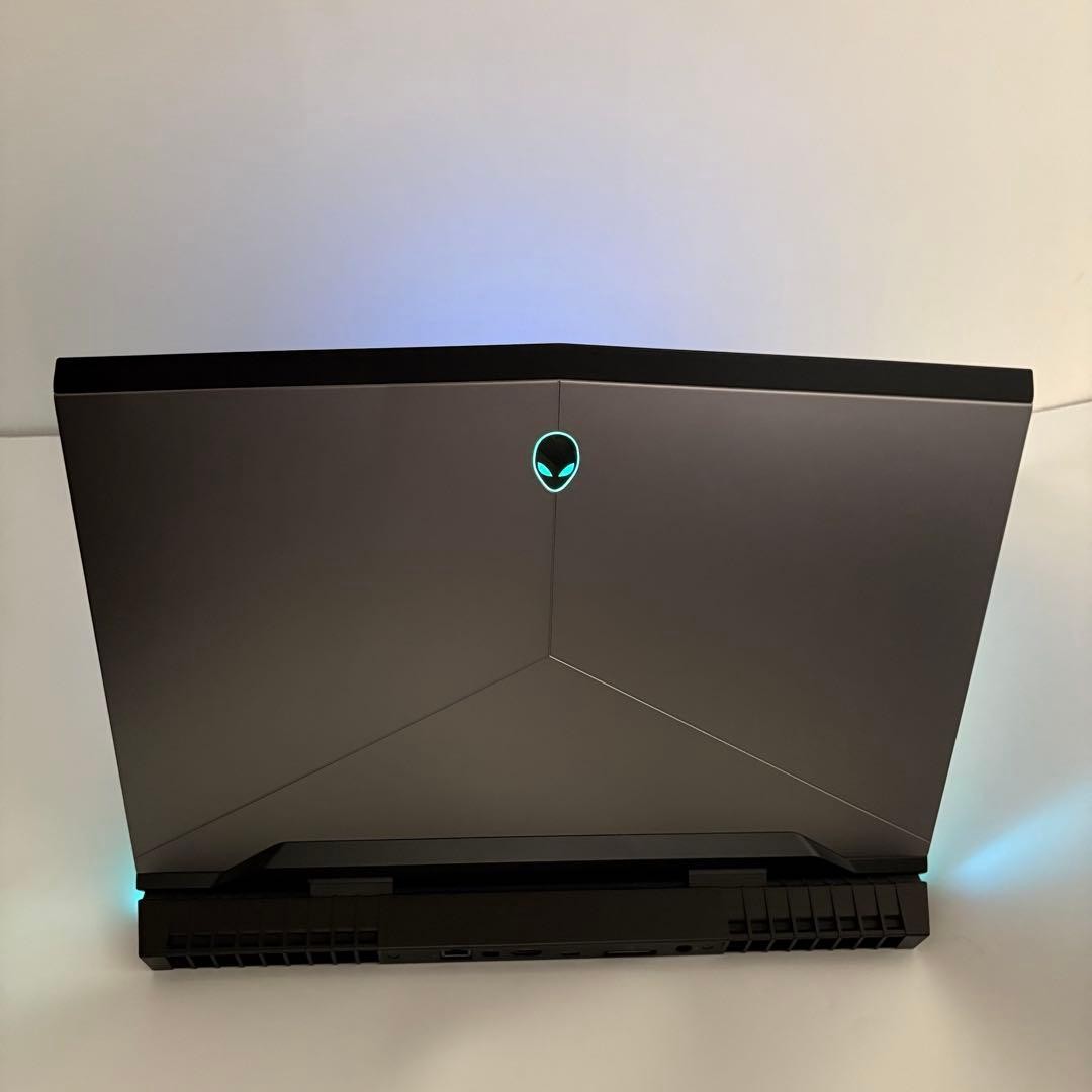Alienware 17 R4 Gaming Laptop GTX1070 i7-7820HK 16GB RAM 256GB SSD+1TB HDD