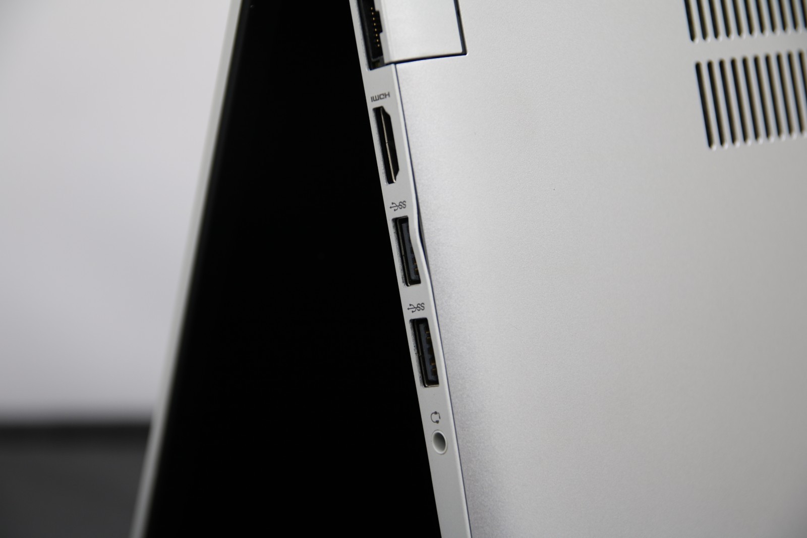 HP ProBook 450 G6 15.6″ – i5-8265U – 8GB, 256GB, Win 11 +USB-C Adapter *Bad Keys