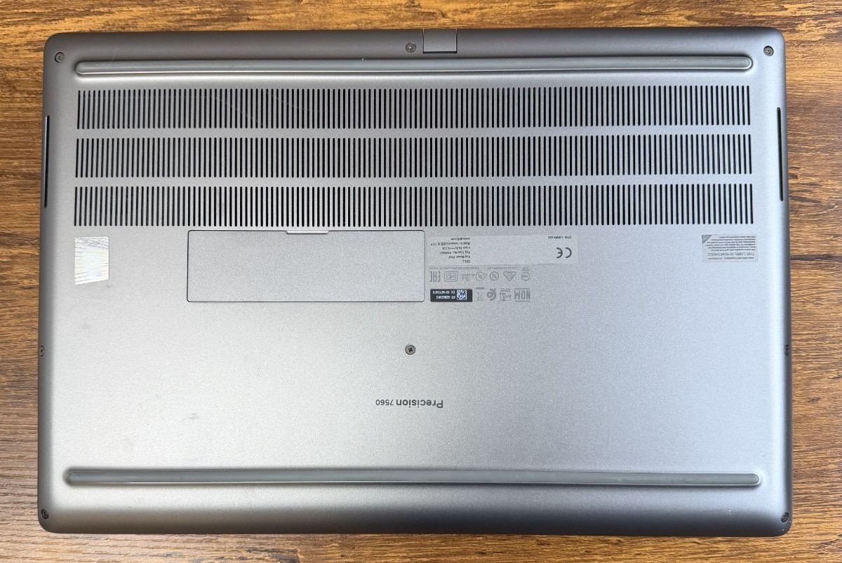 Dell Precision 7560 Intel(R) Core(TM) i9-11950H 32 GB RAM 1 TB SSD 15.6″
