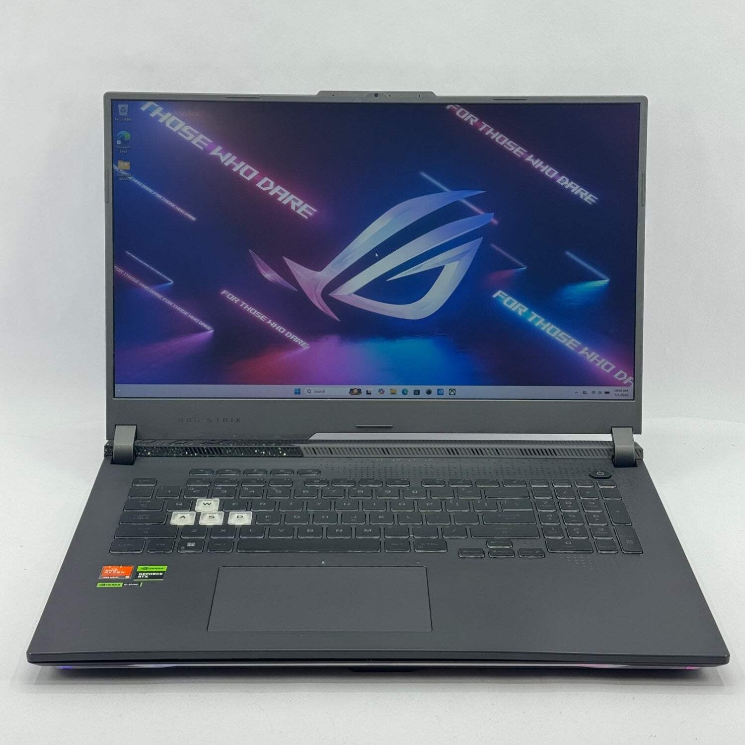Broken Asus ROG Strix G713PU 17.3″ Ryzen 9 7940HX 16GB RAM 1TB SSD RTX 4050 READ