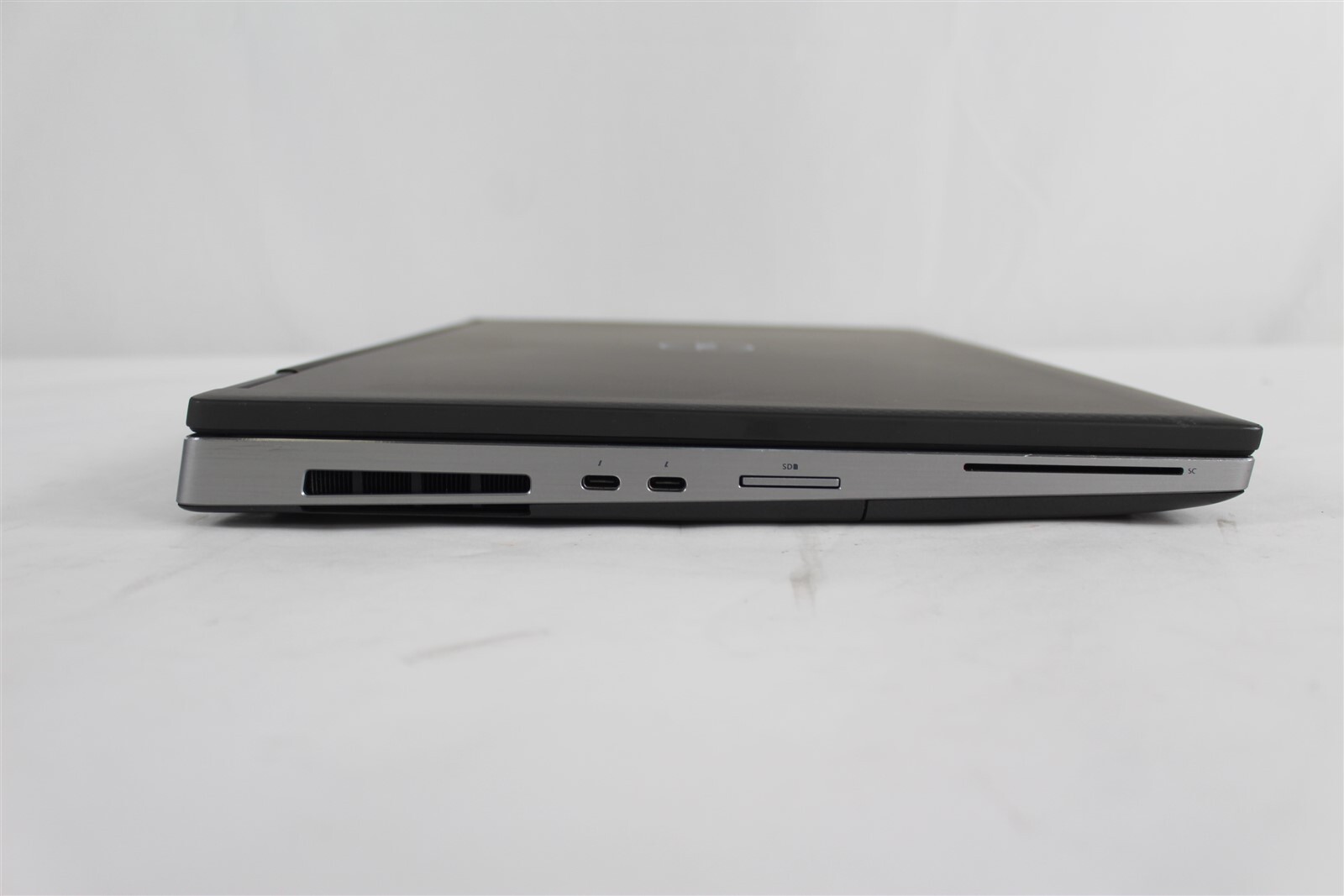 Dell Precision 7740 17.3″ FHD i7-9850H 2.6GHz 32GB RAM 512GB SSD RTX 3000 Win 11