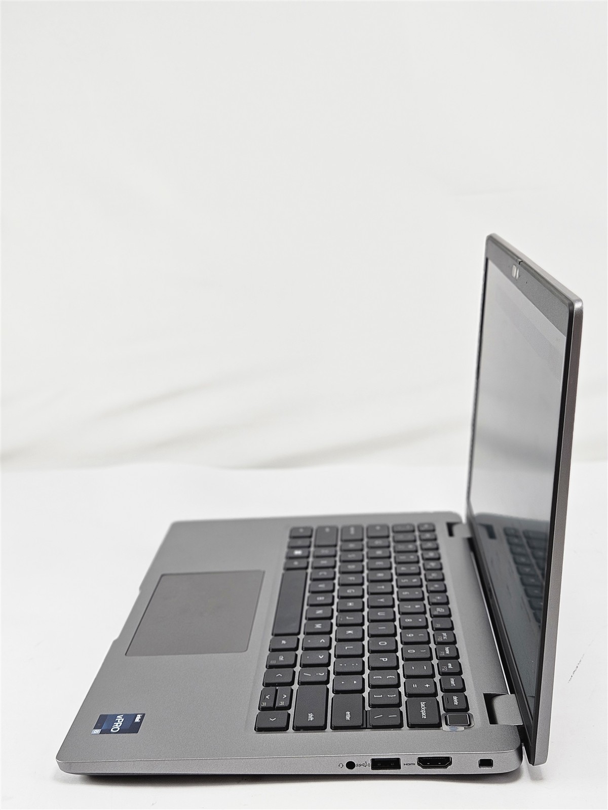 Dell 14″ Latitude 5440 Intel Core i5-1345U 16GB 256GB SSD Gray Laptop Iris Xe