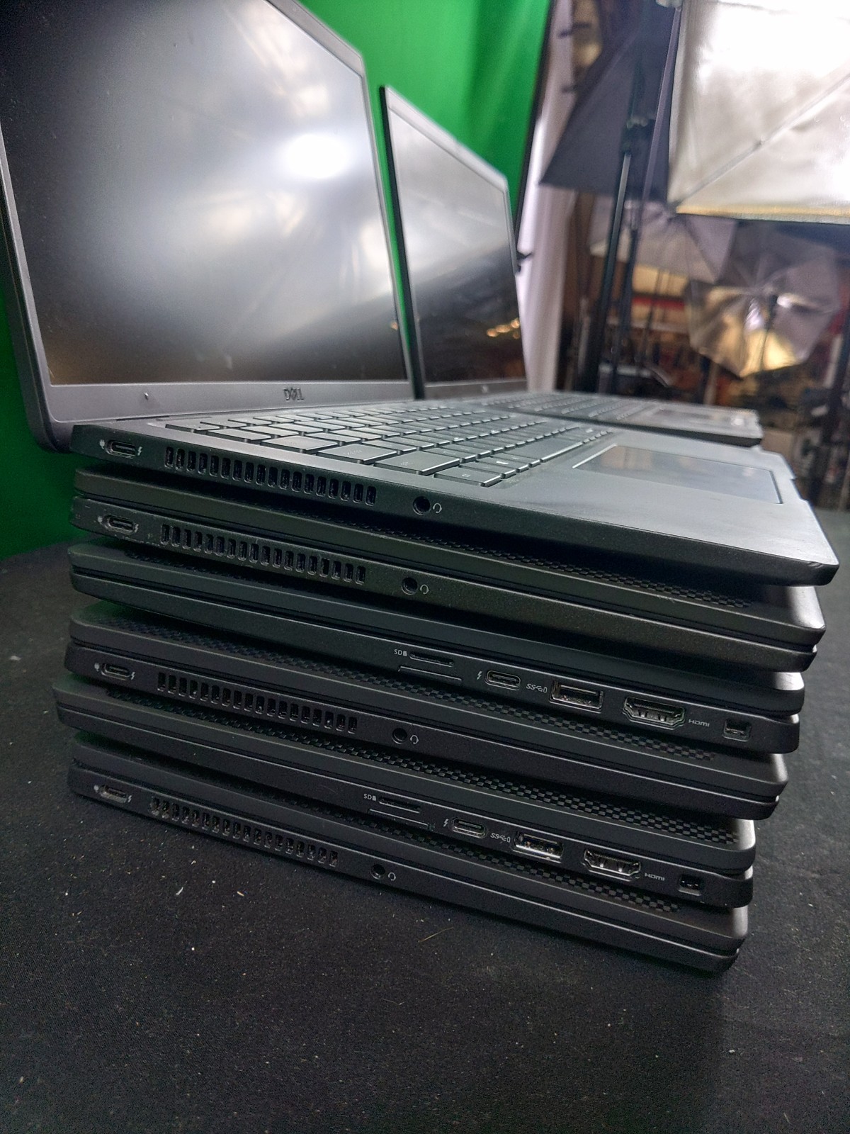 Lot of 12: Dell Latitude 7420 14″ (256GB SSD, i5-1135G7, 2.40GHz, 8GB RAM)*READ*