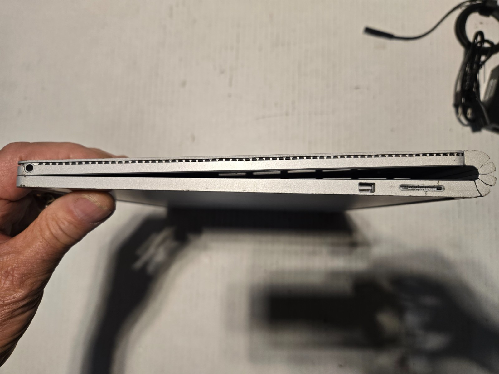 Microsoft Surface Book 13.3″ Touch Laptop Core i5-6300U 8GB 256GB Win10 Nice One