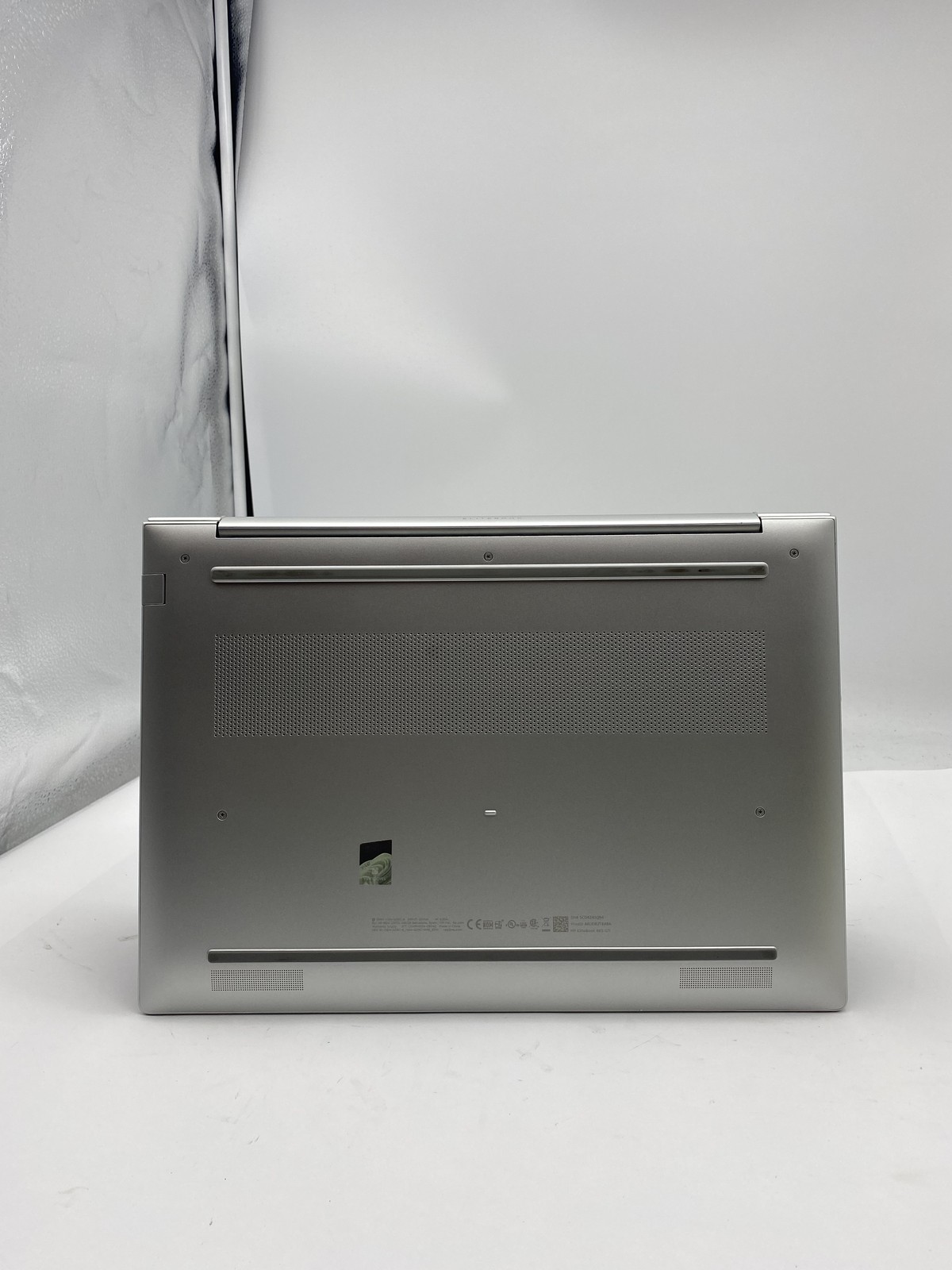 HP EliteBook 665 16″ G11 AMD RYZEN 7 PRO 7735U 8GB RAM 512GB SSD W11P