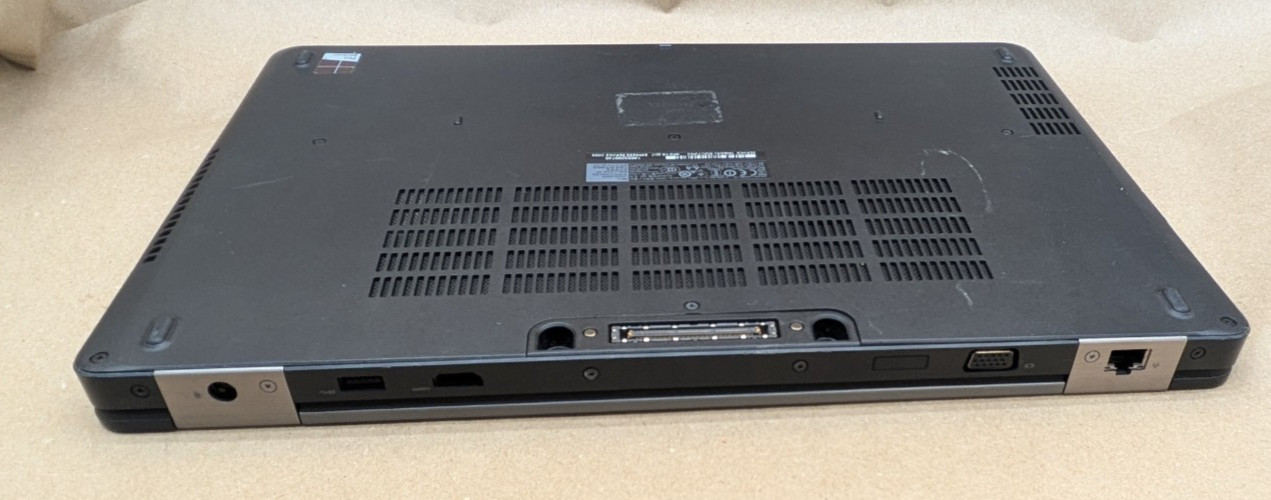 Dell Latitude E5570 15.6″ i7 6820HQ 2.7GHz 8GB RAM 256GB SSD Win 11 AC Adapter