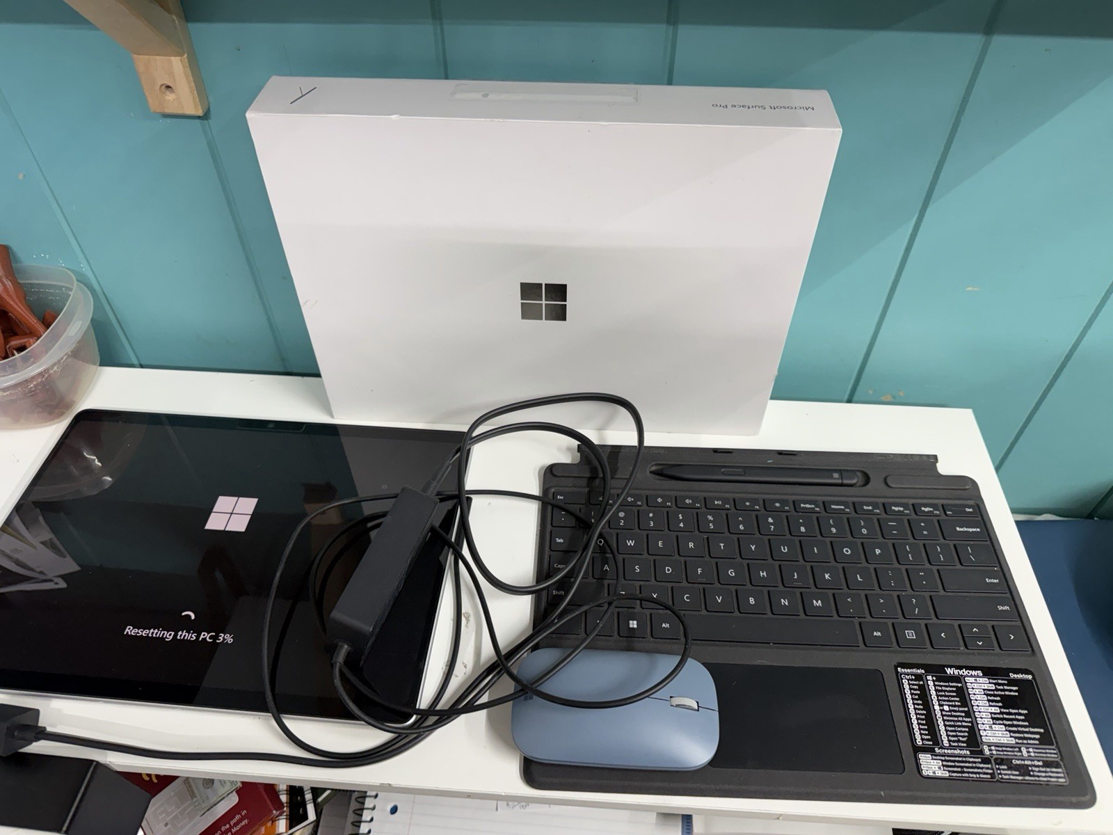 Microsoft Surface Pro Copilot+ PC 13 Inch Snapdragon X Plus + Keyboard Combo