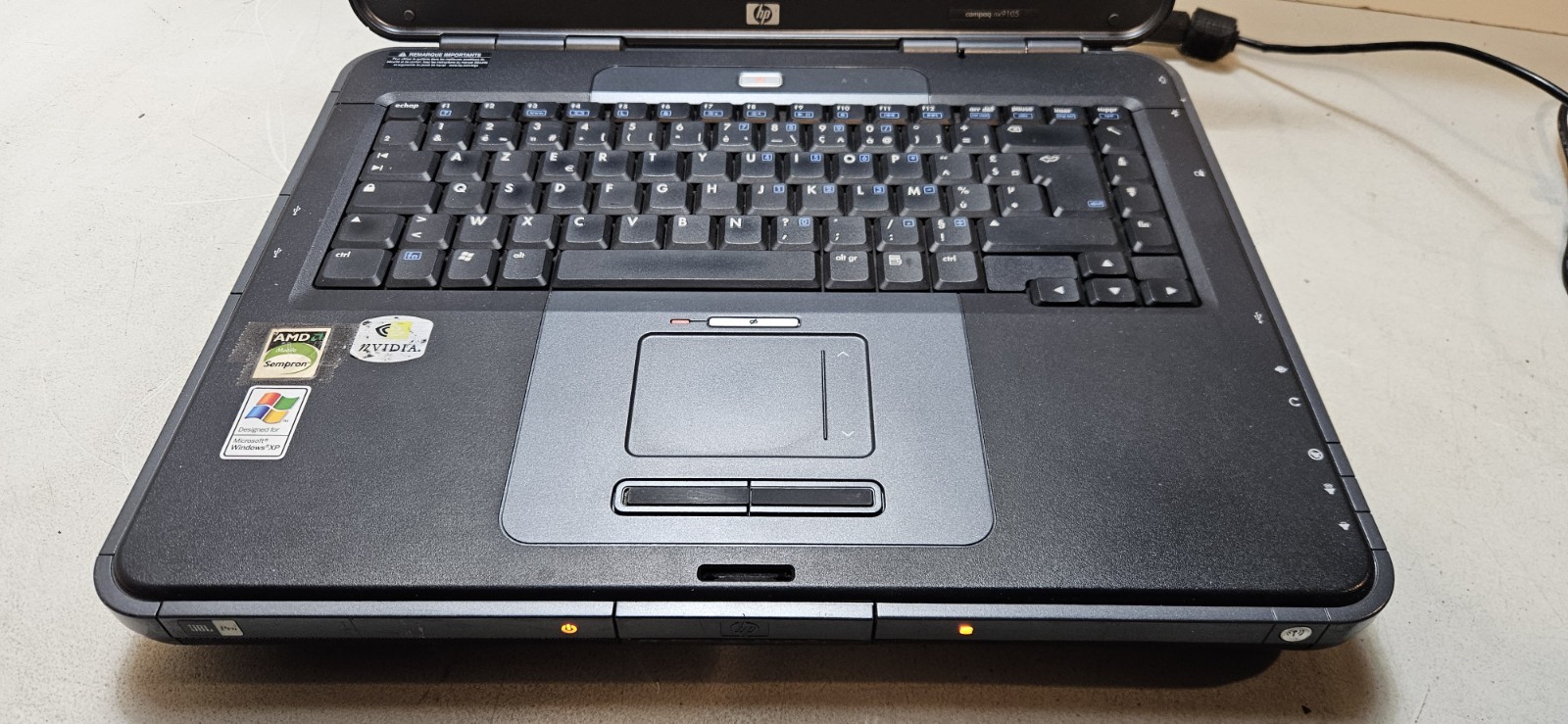 HP Compaq Laptop NX9105 / AMD Sempron 1.60Ghz / 256Mb Ram / Win XP