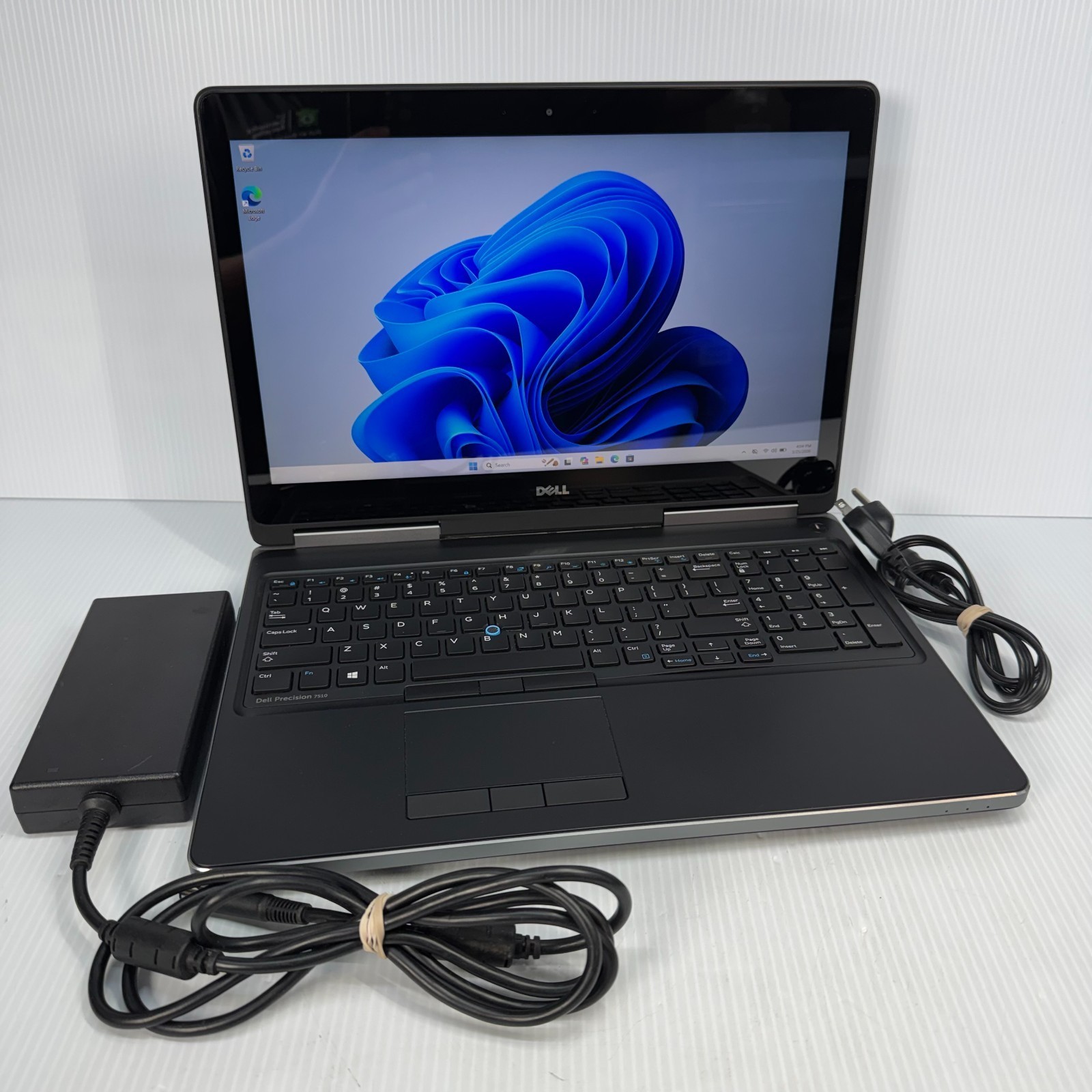 Dell Precision 7510 i7-6920HQ 15.6″ Touchscreen Windows 11 Pro Laptop 512GB SSD