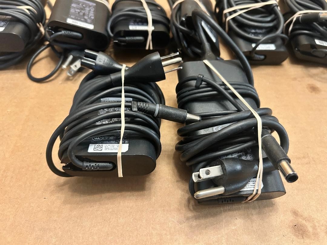 Qty.8 Dell 130W And 90W Laptop Adapters 0V363H 0MYRTG 0C9HYX 05GT3Y 06C3W2